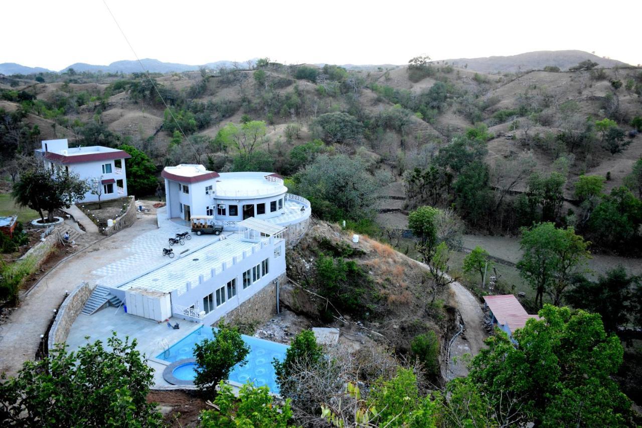 The Sky Imperial Pavoreal Jungle Resort Kumbhalgarh Esterno foto
