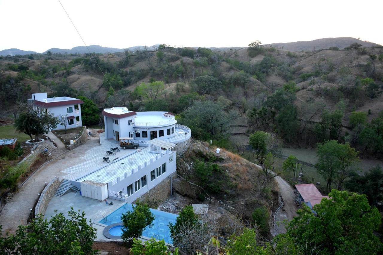 The Sky Imperial Pavoreal Jungle Resort Kumbhalgarh Esterno foto