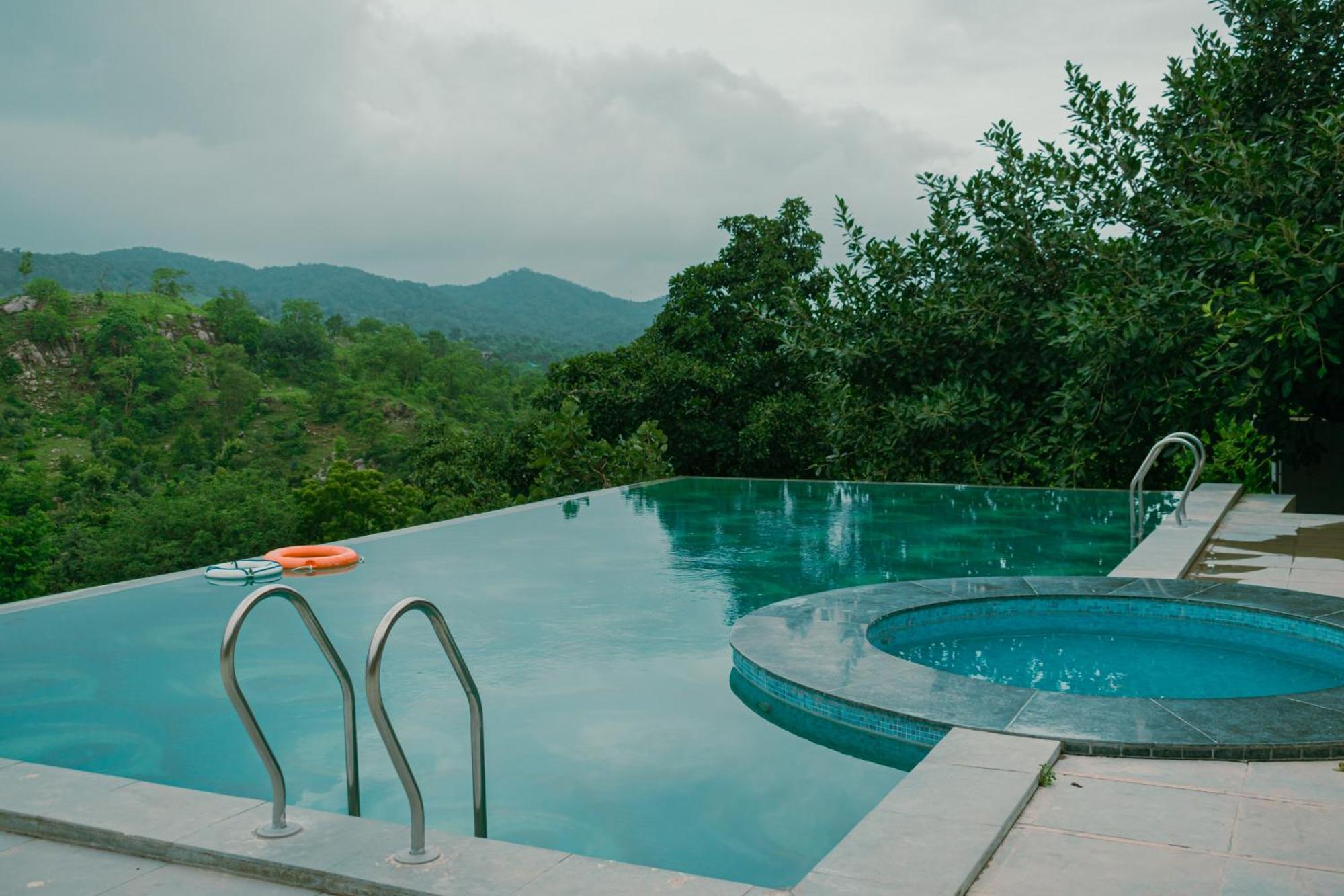 The Sky Imperial Pavoreal Jungle Resort Kumbhalgarh Esterno foto