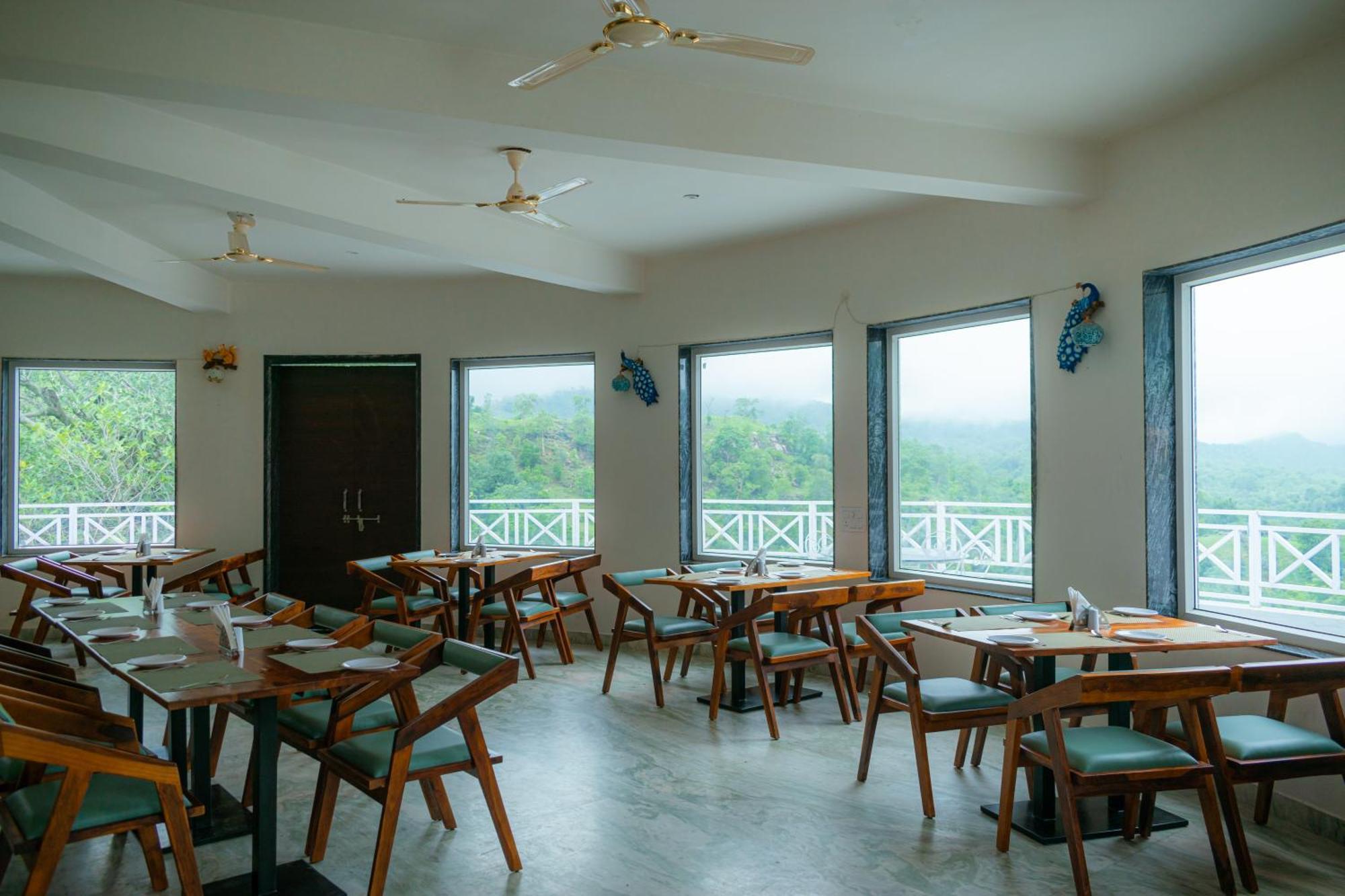 The Sky Imperial Pavoreal Jungle Resort Kumbhalgarh Esterno foto